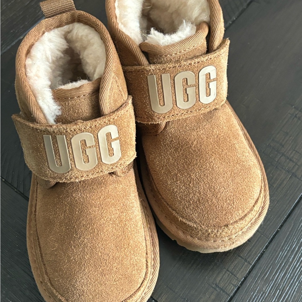 BRAND NEW TODDLER UGGS size 9